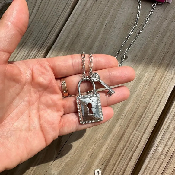Crystal Lock Silver Tone Key Pendant Necklace, Brand New with tags - Picture 5 of 8